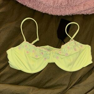 Frankies Bikinis x Sydney Sweeney Zola underwire top in keylime